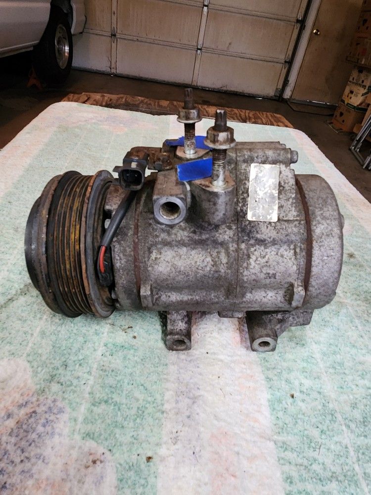 2007 Ford F150 8th Digit 2, 4.2L 256 V6 A/C Compressor 6 Groove FS20 4.5" Clutch