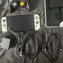 Nintendo Switch 64gb-BARELY used