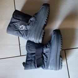 Snow Boots