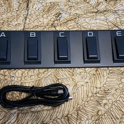 New Korg EC5 Pedal Board With MIDI Cable. 