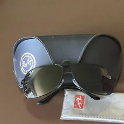 Ray-Ban Aviator Sunglasses 