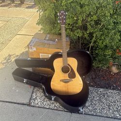 Yamaha acoustic   FG 700S