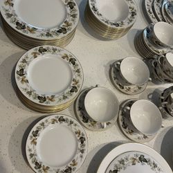 🌟 Elegant 80-Piece Vintage ROYAL DOULTON Fine China Set | Perfect for Hosting!