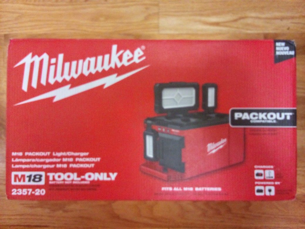 Milwaukee M18 Packout Light Charger