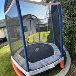 Little Tikes 6’ Kids Trampoline 