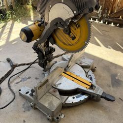 Dewalt 12in. Double Bevel Compound Miter Saw 