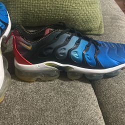 LIFE TOGETHER, PLAY TOGETHER NIKE AIR VAPORMAX PLUS. 