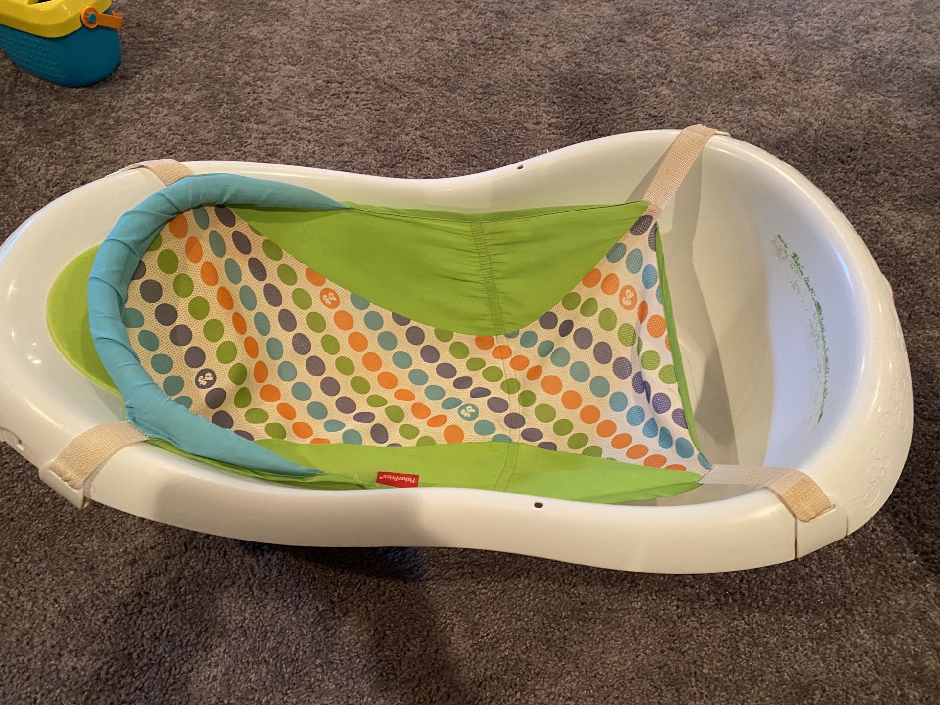 Mini bathtub for babies