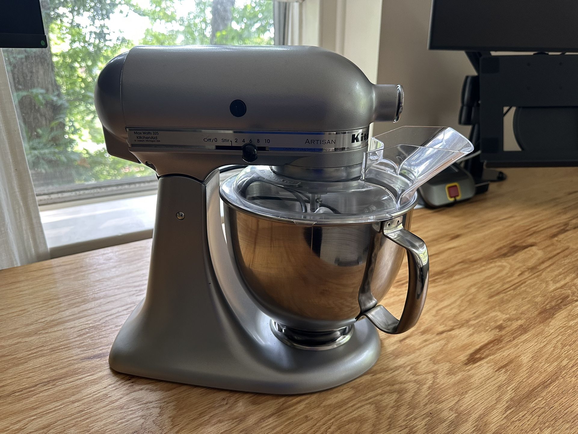 Like NEW!! KitchenAid Artisan Mixer With Accessories