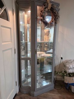 Curio display cabinet