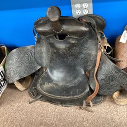 Leather Saddle 