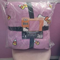 Hello Kitty Candy Corn Blanket 💛🧡🤍
