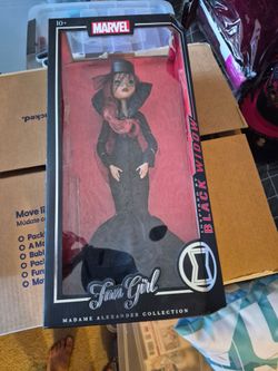 Madame Alexander Marvel Black Widow Fan Girl Doll