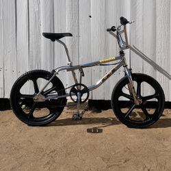 20 Inch 1994 GT Vertigo Bmx Asking 1,200 Dollars Or Best Offer No Trades Selling All My Bikes Yes I Have The OG Rims In Mint Condition