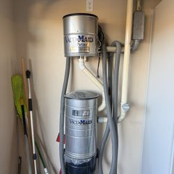 Central Vacuum System Vacu-Maid completo, incluye ciclón, depósito y manguera. Funciona al 100%, listo para instalar. Ideal para casa grande o taller.