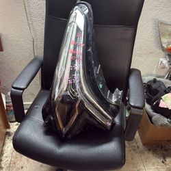 2017-19 Cadillac Xt5 Left Headlight 