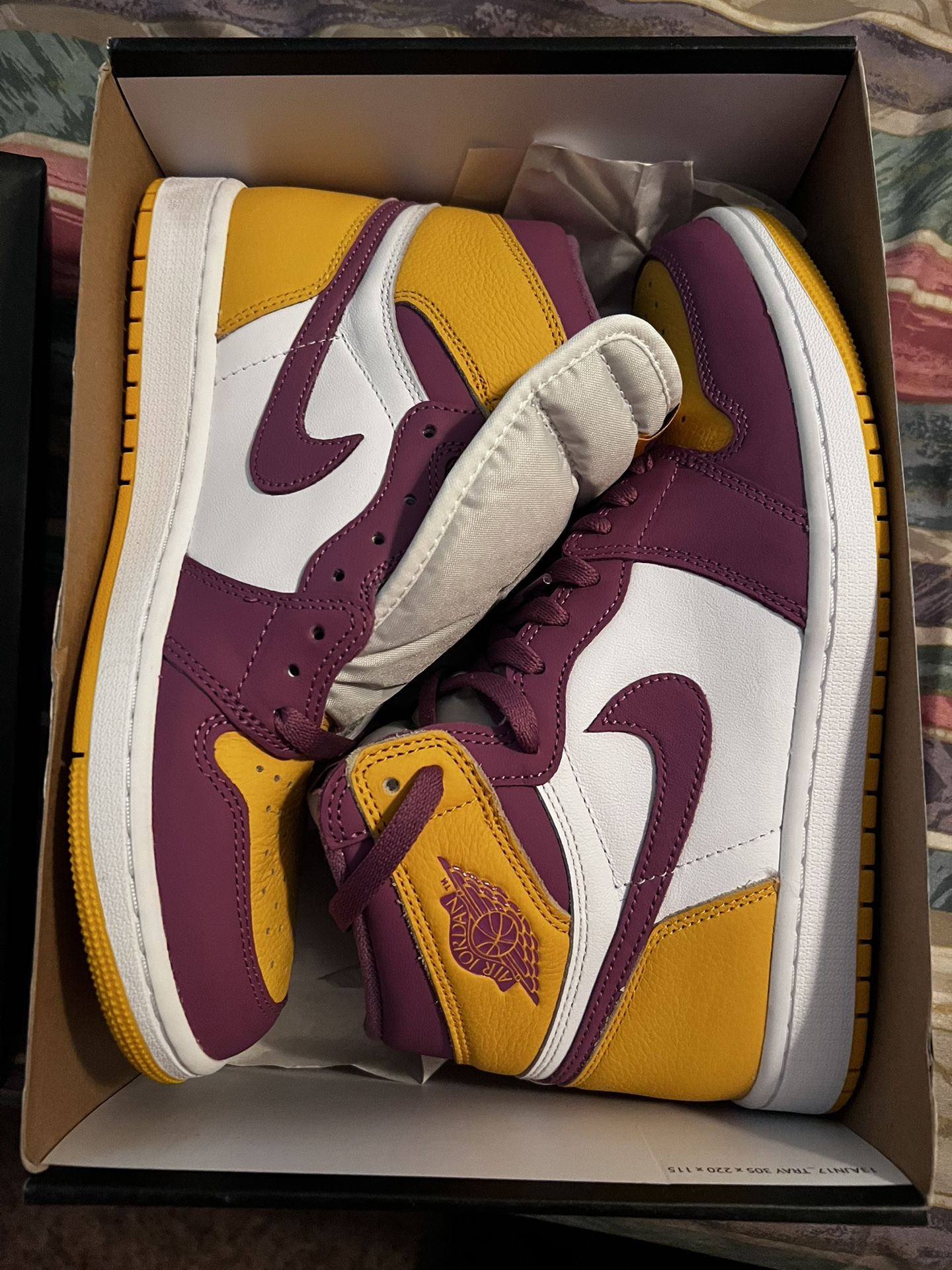 NIKE AIR JORDAN RETRO 1 'BROTHERHOOD' SZ: 9.5