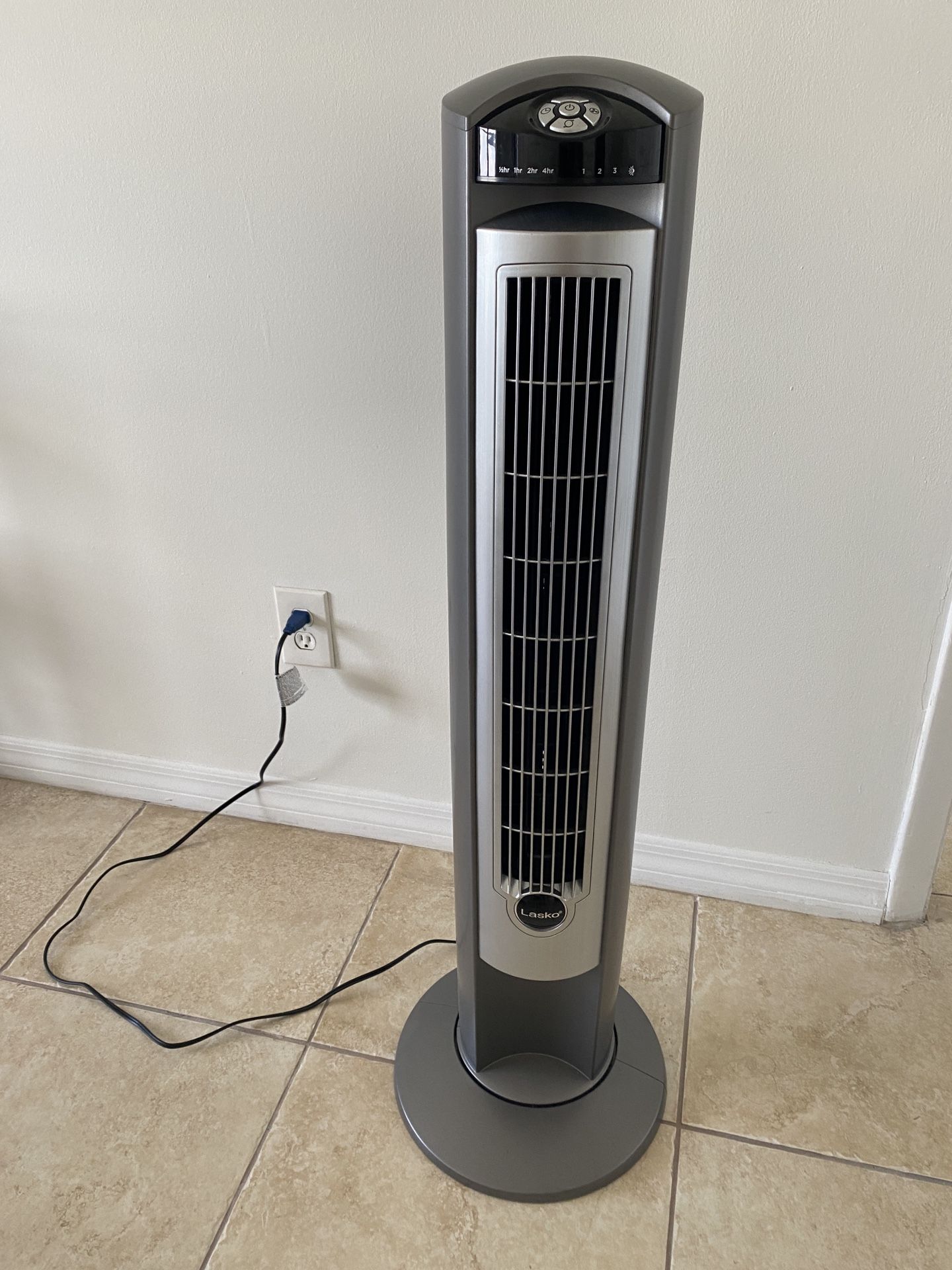 Lasko Portable Electric 42” Oscillating Tower Fan for Sale in Miami Beach,  FL - OfferUp