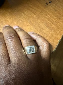 Men’s 10k yellow gold and champagne diamond ring
