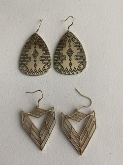 Earrings (2) Total