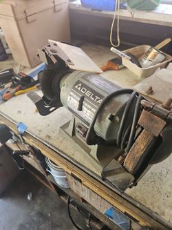 Very old delta grinder works good, still useful