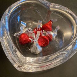 Valentines  Day Crystal Heart Dish. Heavy Crystal. New 