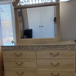 Queen Size Bedroom Set 