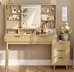 Fluted Make Up Vanity w/ LED Mirror and Charging Station