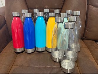 Main 22-ounce Plastic Water Bottle with Stainless Steel Lid and Base