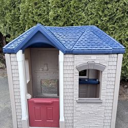 Kids playhouse