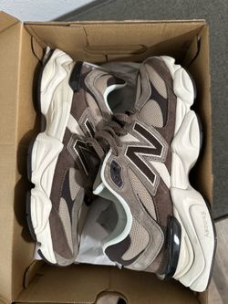 New Balance 9060 Size 9