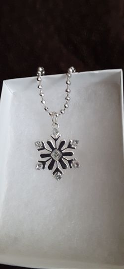 Cookie Lee Snowflake & Sparkle Necklace