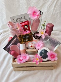 🌸 Mother’s Day Gift Box – Limited Availability! 🌸