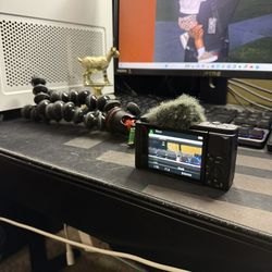 SONY ZV-1 VLOGGING CAMERA + RECORDING STICK