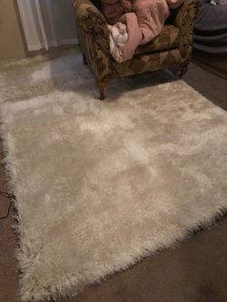 White shag rug