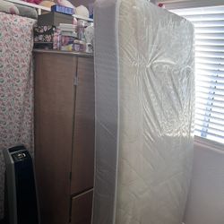 Twin Bed Frame +Mattress