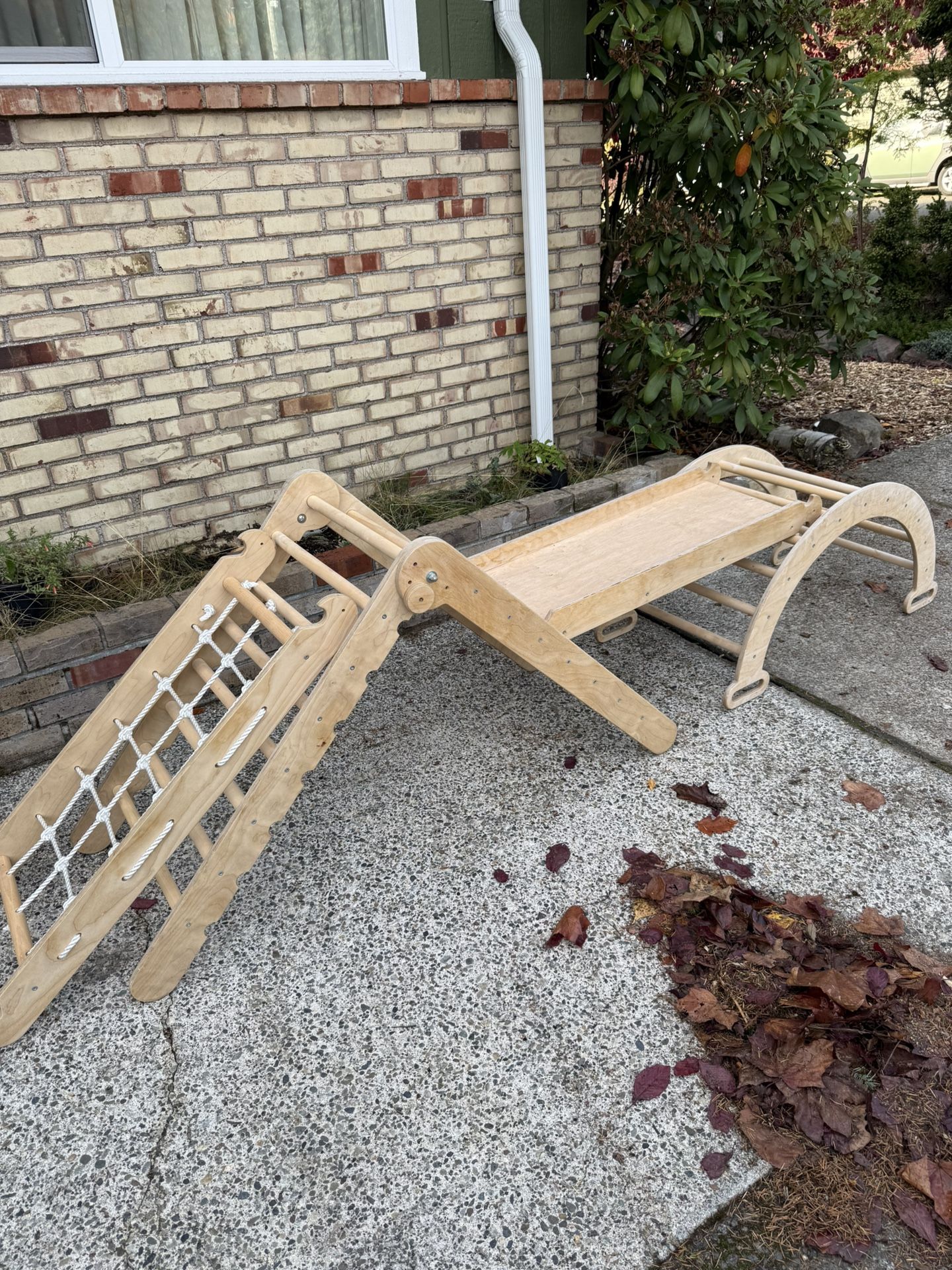 Montessori Pikler Triangle