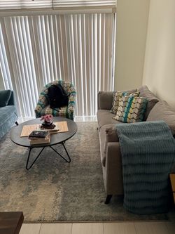 Expat leaving like new living room