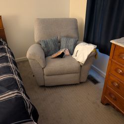 Lazy boy recliner (Manual)