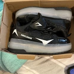 Ainvlenan Unisex Kids Roller Skates Shoes USB Charging LED Lights Luminous Trainers Double Wheels Retractable Technical Skateboarding