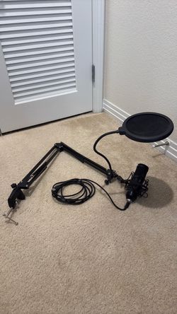 Condenser Microphone with Boom Arm and Pop Filter