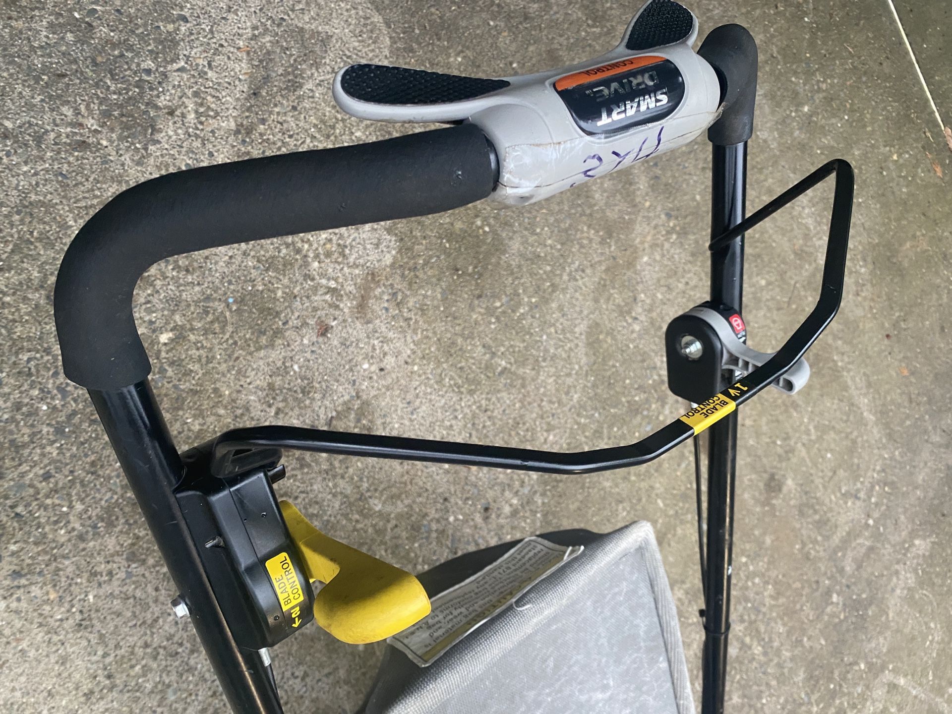 Honda mower With Blade Clutch 374