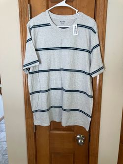 Old navy tshirt size large nwt