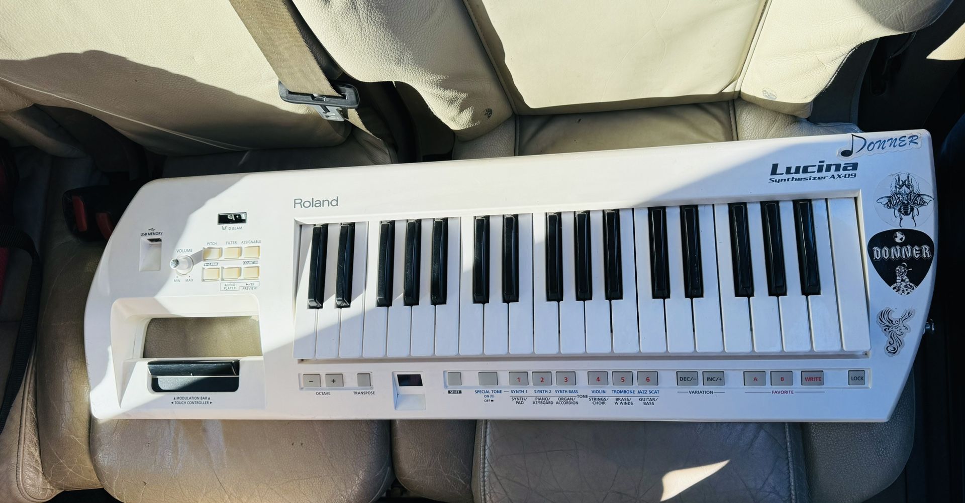 Roland Lucina AX-09