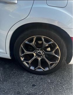 Stock Chrysler 300s rims