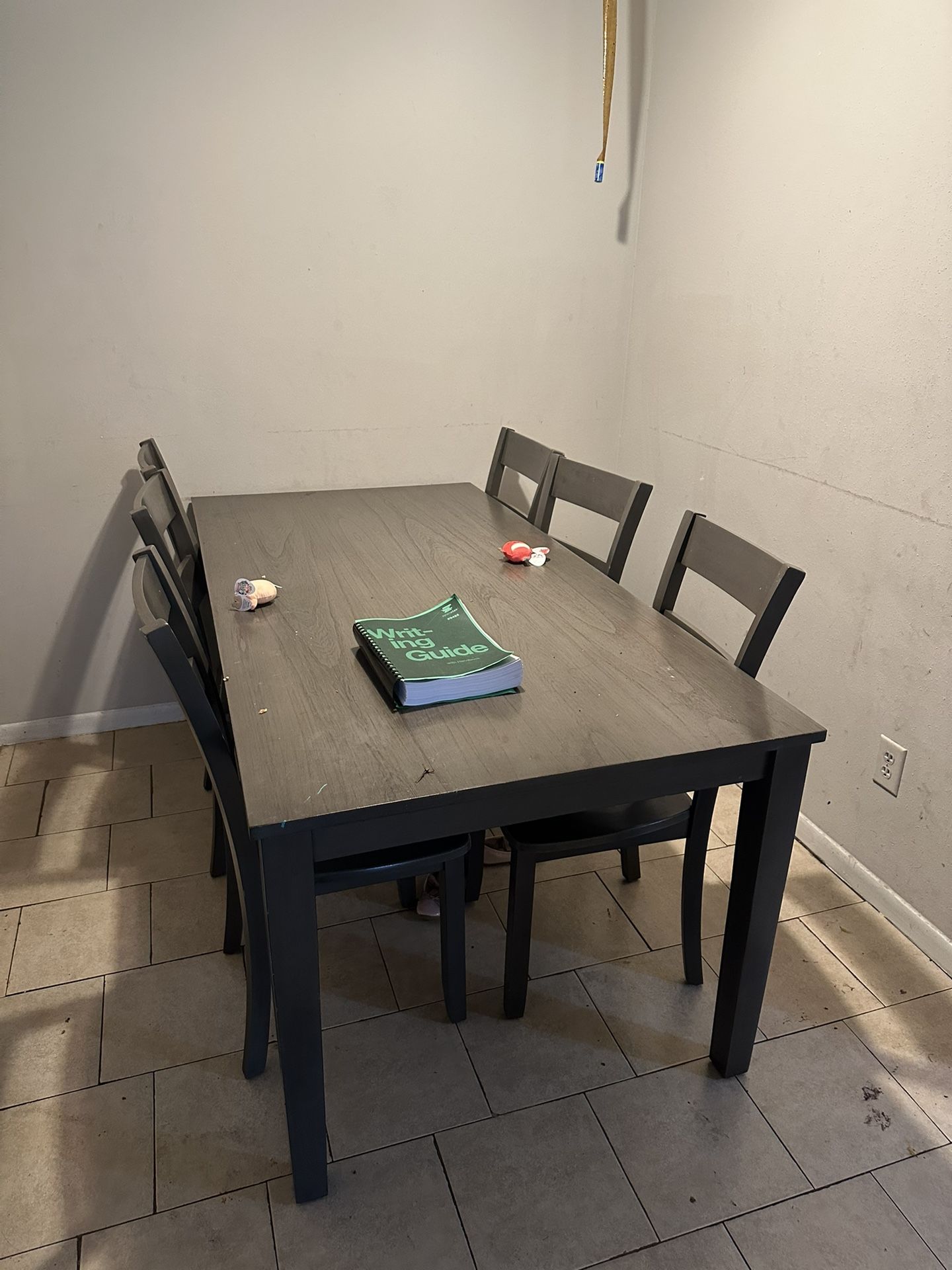 Dining Room Table And 6 Chairs
