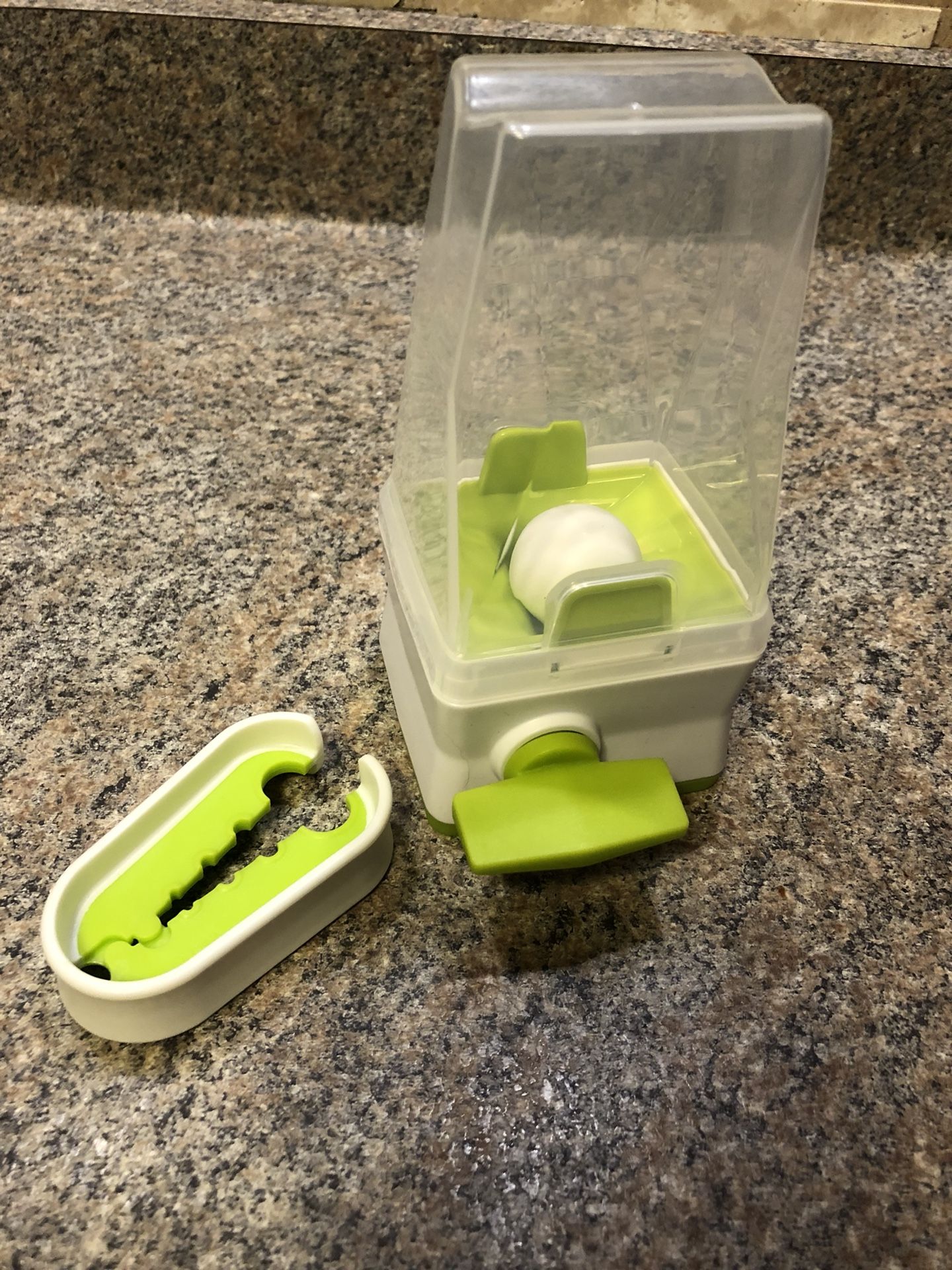 Pampered Chef Herb Mill