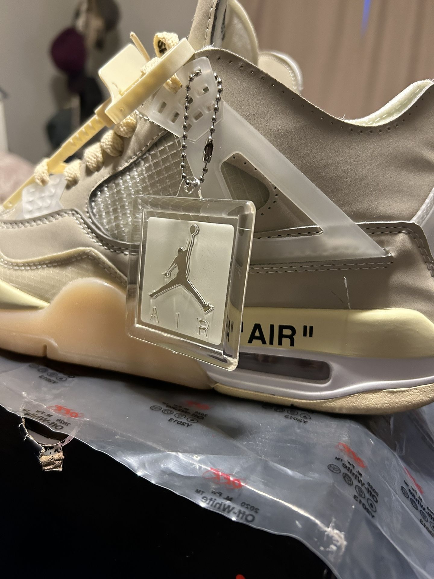 Jordan Retro 4 Off-White “Sail”