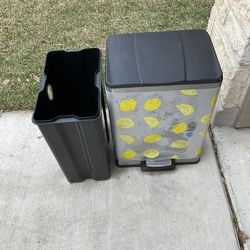 TRASH CAN