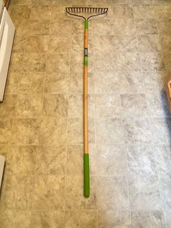 Garden Rake Wooden Handle Green Grip